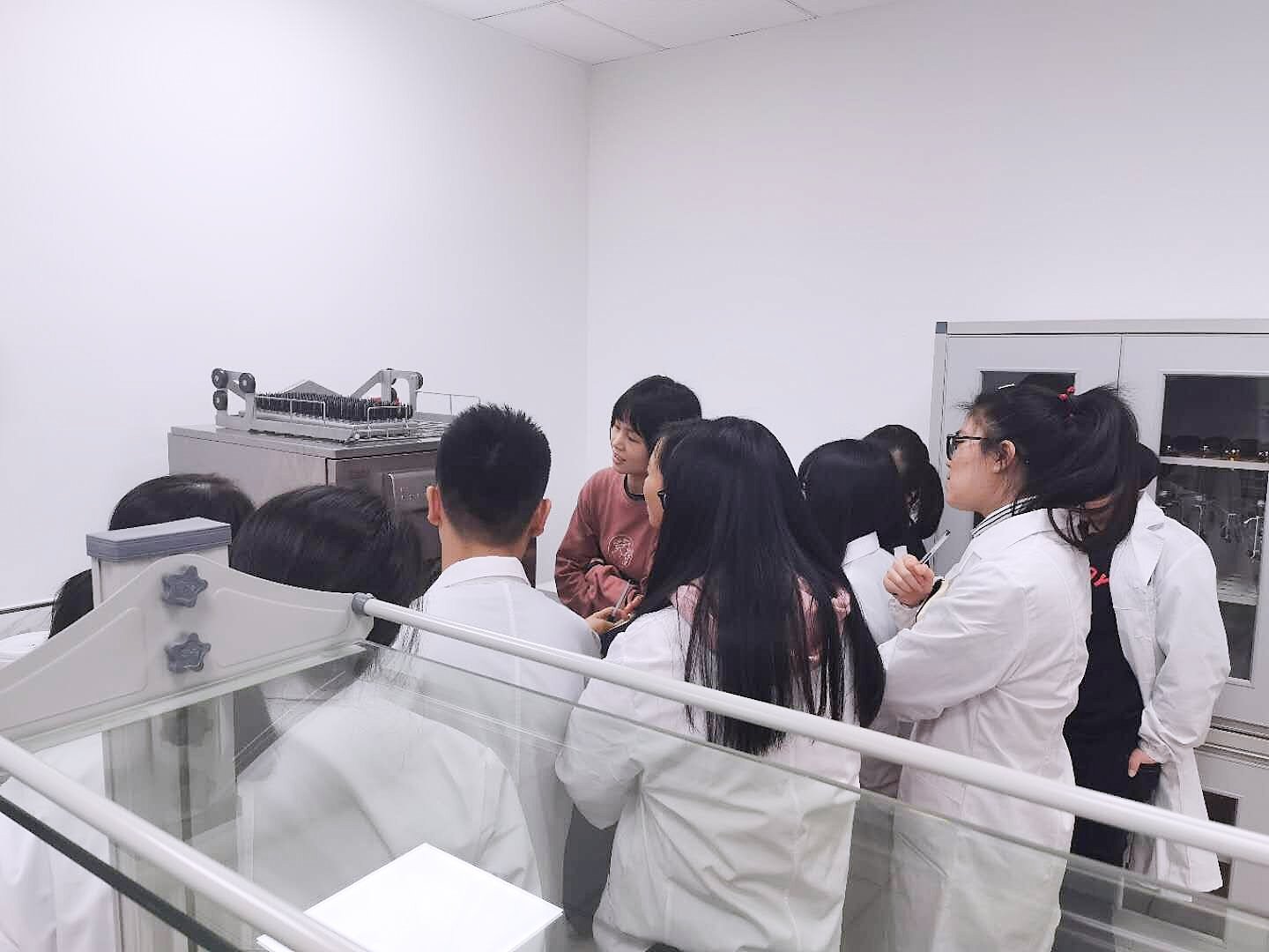 實驗室洗瓶機，管家般的瓶皿清洗烘干解決方案